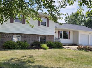 536 Santa Maria Dr, Arlington, WI 53911