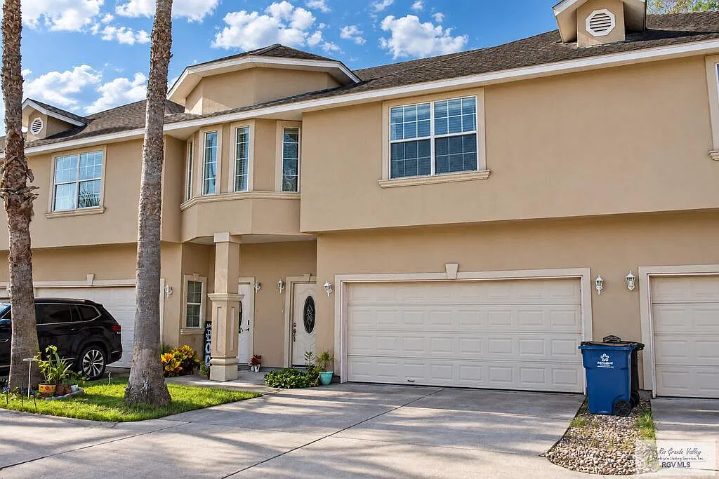 3 bed, 2.5 bath, 1470 sqft, $1,800 — Photo 1