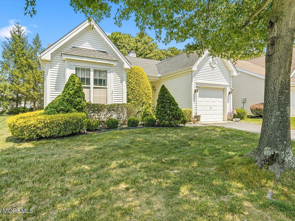 1st image of 23 Jumping Brook Lane