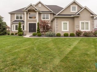 25743 Wood Creek Rd, Perrysburg, OH 43551