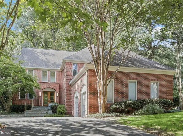 7008 Endicott Ct, Bethesda, MD 20817