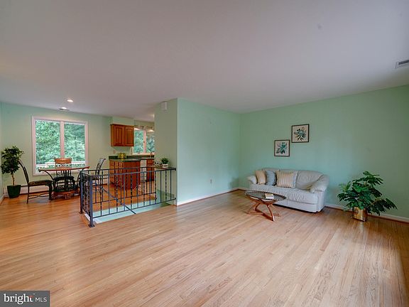 3rd image of 10710 E Crestview Ln