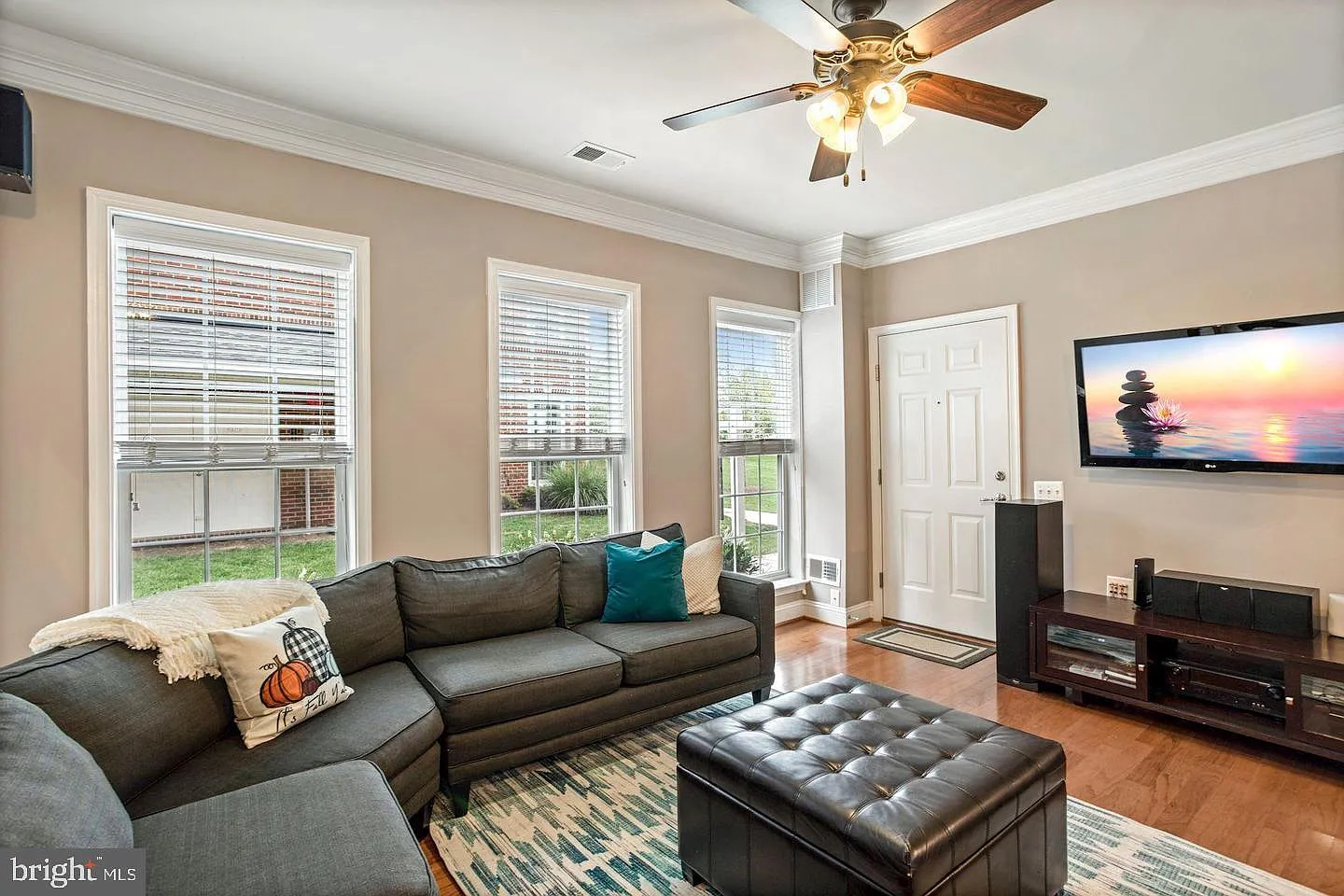 3 bed, 2.5 bath, 1492 sqft, $2,800 — Photo 3