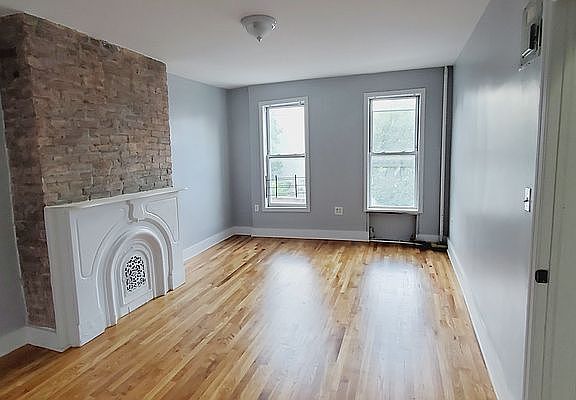 4th image of 478A Lafayette Ave #2