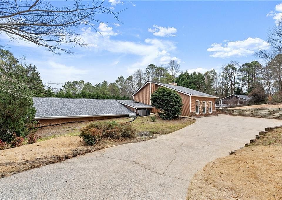 1st image of 1071 Powell Wright Rd