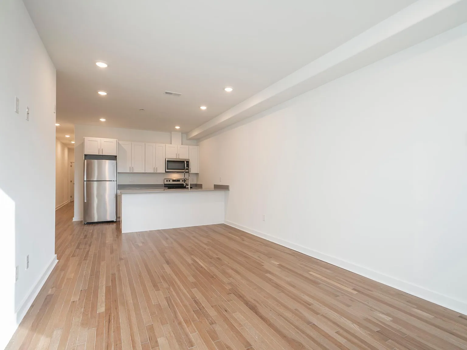 4 bed, 1727 sqft, $2,000 — Photo 4