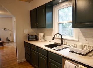 10945 Hillcrest Rd, Kansas City, MO 64134