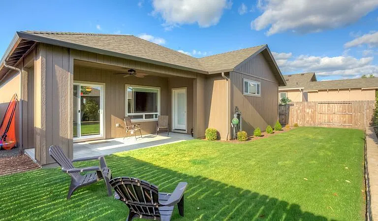 1061 Compton Way — Photo 18