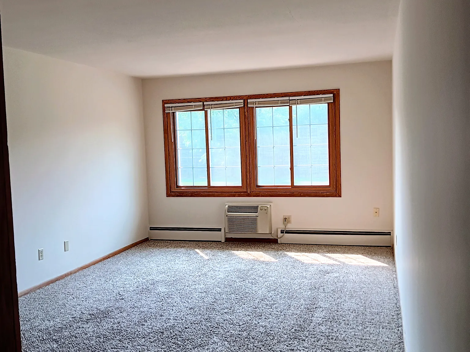 Maple Tree Manor — Photo 2