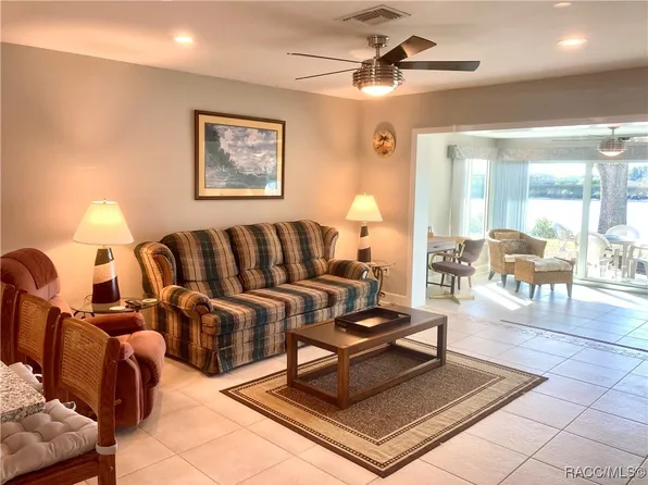 11580 W Bayshore Dr, Crystal River, FL 34429