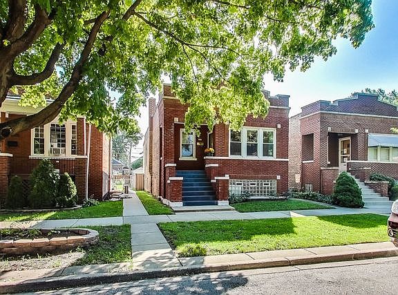 2nd image of 2631 Cuyler Ave