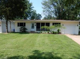 135 Dauphin Ln, Florissant, MO 63033