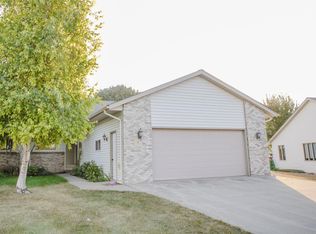 6 Line Dr, Morris, MN 56267