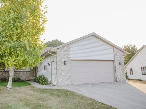 6 Line Dr, Morris, MN 56267