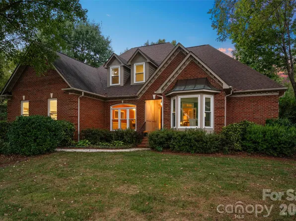 12818 Darby Chase Dr, Charlotte, NC 28277