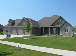 1550 Kings View Dr, Grand Forks, ND 58201