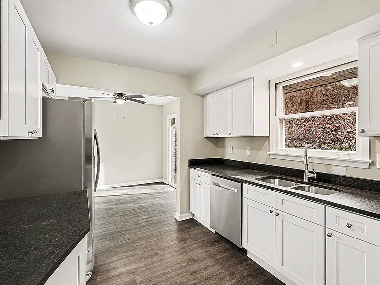 334 Hyde Park Dr — Photo 14