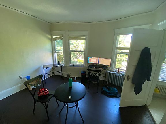 3rd image of 1121 Broadway E #12