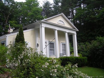 5 Lakeside Drive, Stamford, CT, 06903