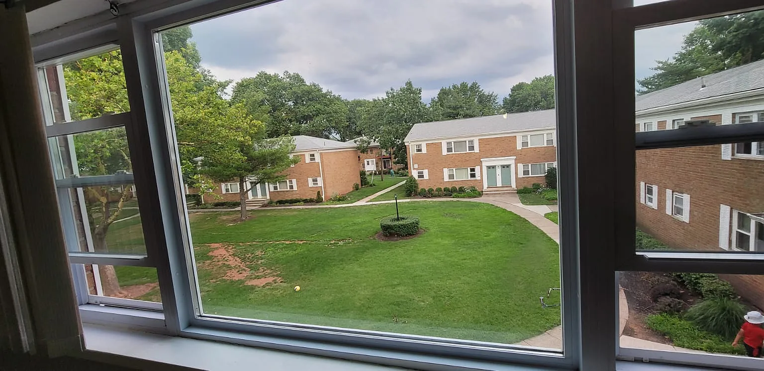 2 bed, $2,400 — Photo 3