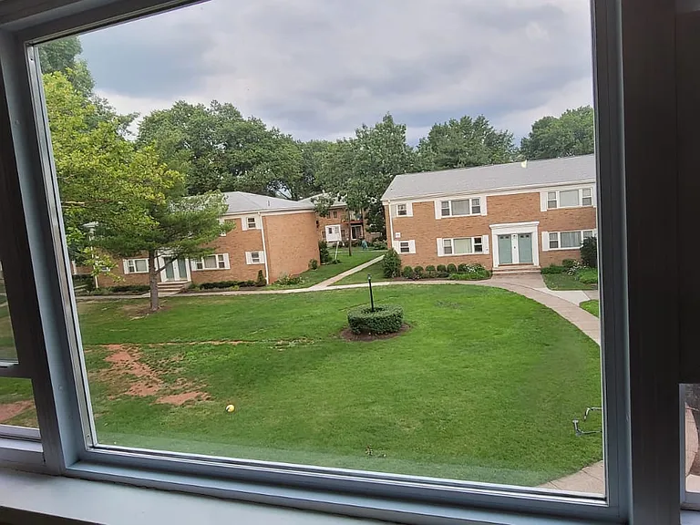 192 Evergreen Rd #7B — Photo 3