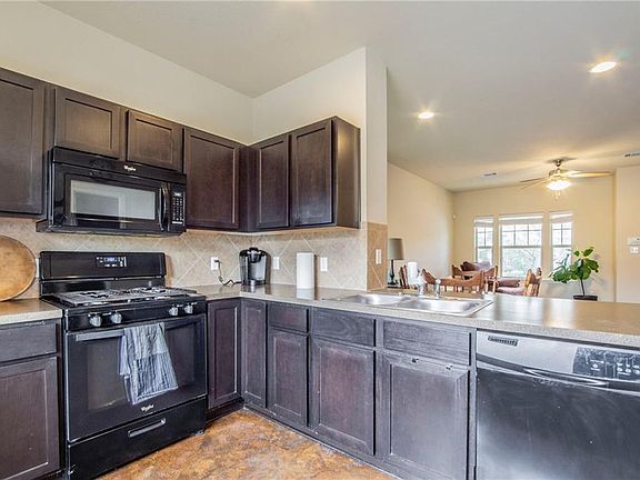 4th image of 4619 Esper Ln #328