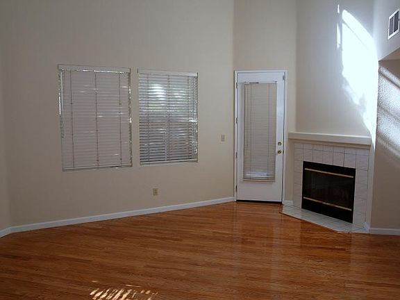 2nd image of 1897 Flagstone Dr