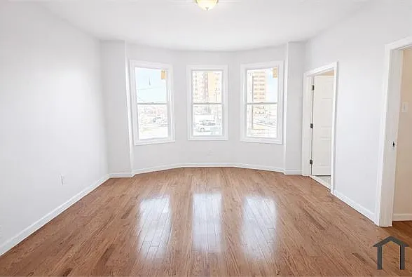 3 bed, $2,250 — Photo 3
