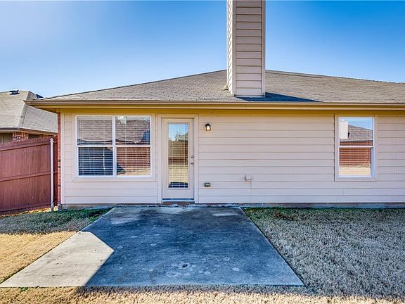 5th image of 1208 Cedar Cove Pl