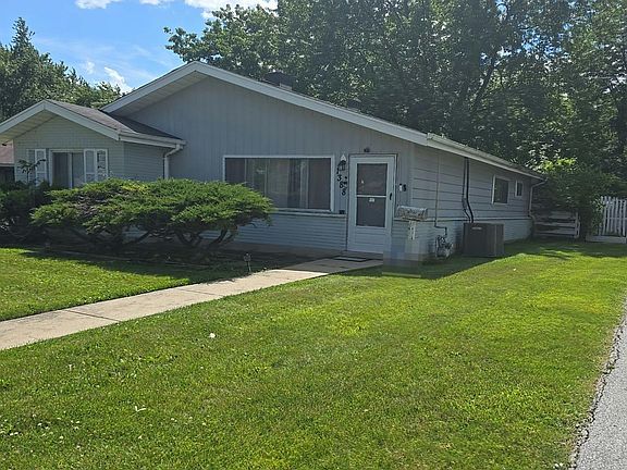 2nd image of 1388 Balmoral Ave