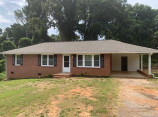 2 Kay Ct, Greenville, SC 29605
