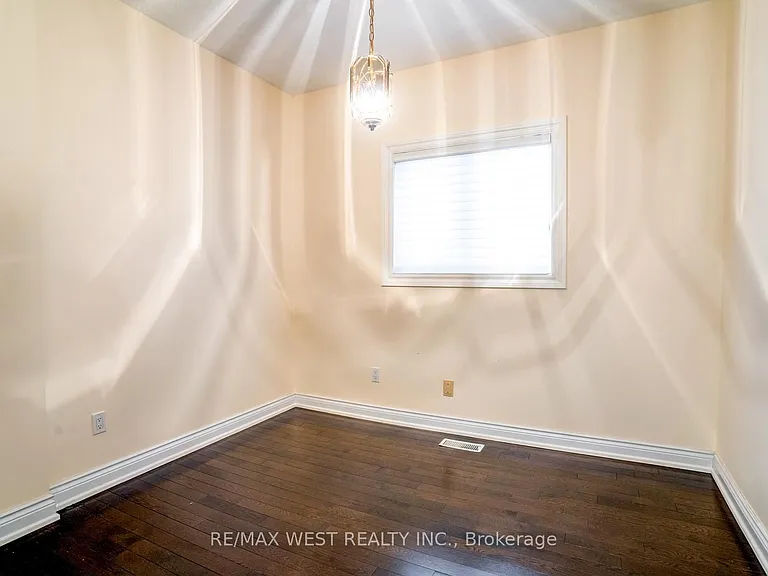 229 Baker Ave — Photo 17