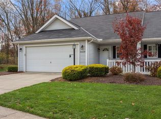 30621 Iris Ct, North Olmsted, OH