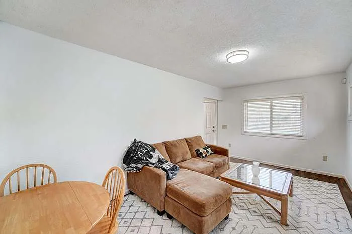 3510 Newton Ave N — Photo 5