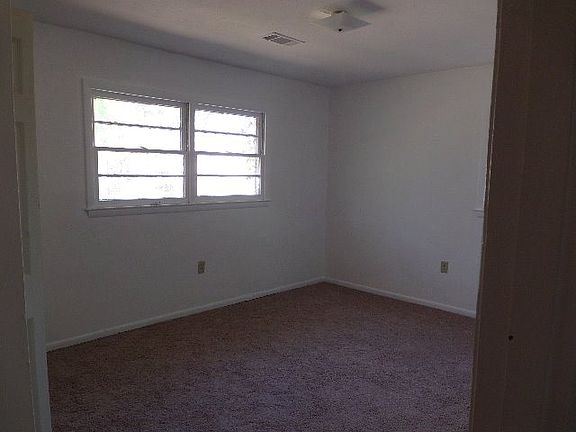4th image of 501 Waters Dr