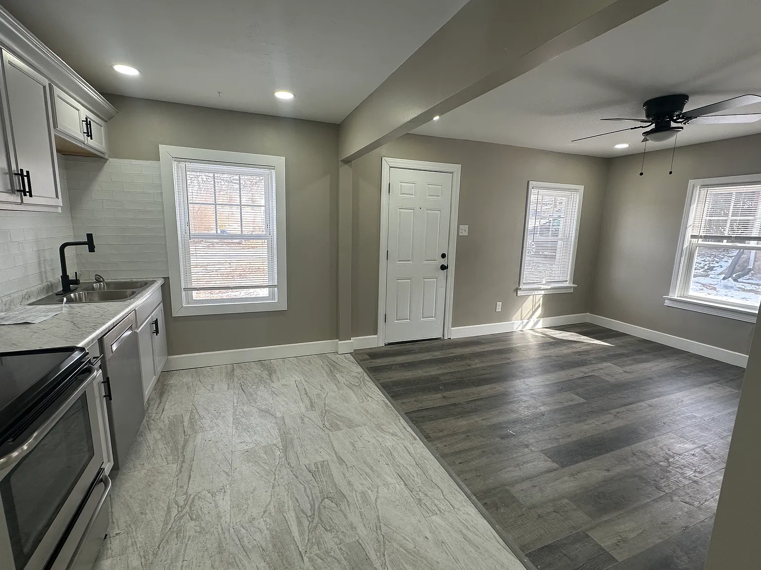 2 bed, 900 sqft, $1,100 — Photo 3