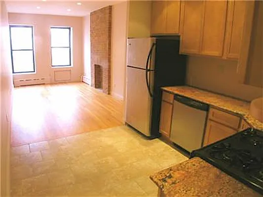 Sold by R New York | media 6
