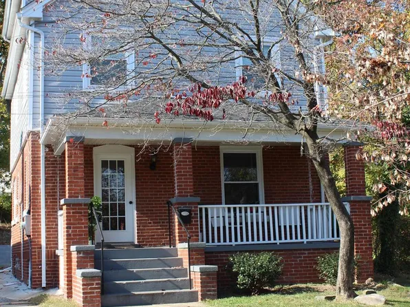 5412 Sargent Rd, Hyattsville, MD 20782