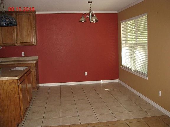 5th image of 105 Oakwood Dr