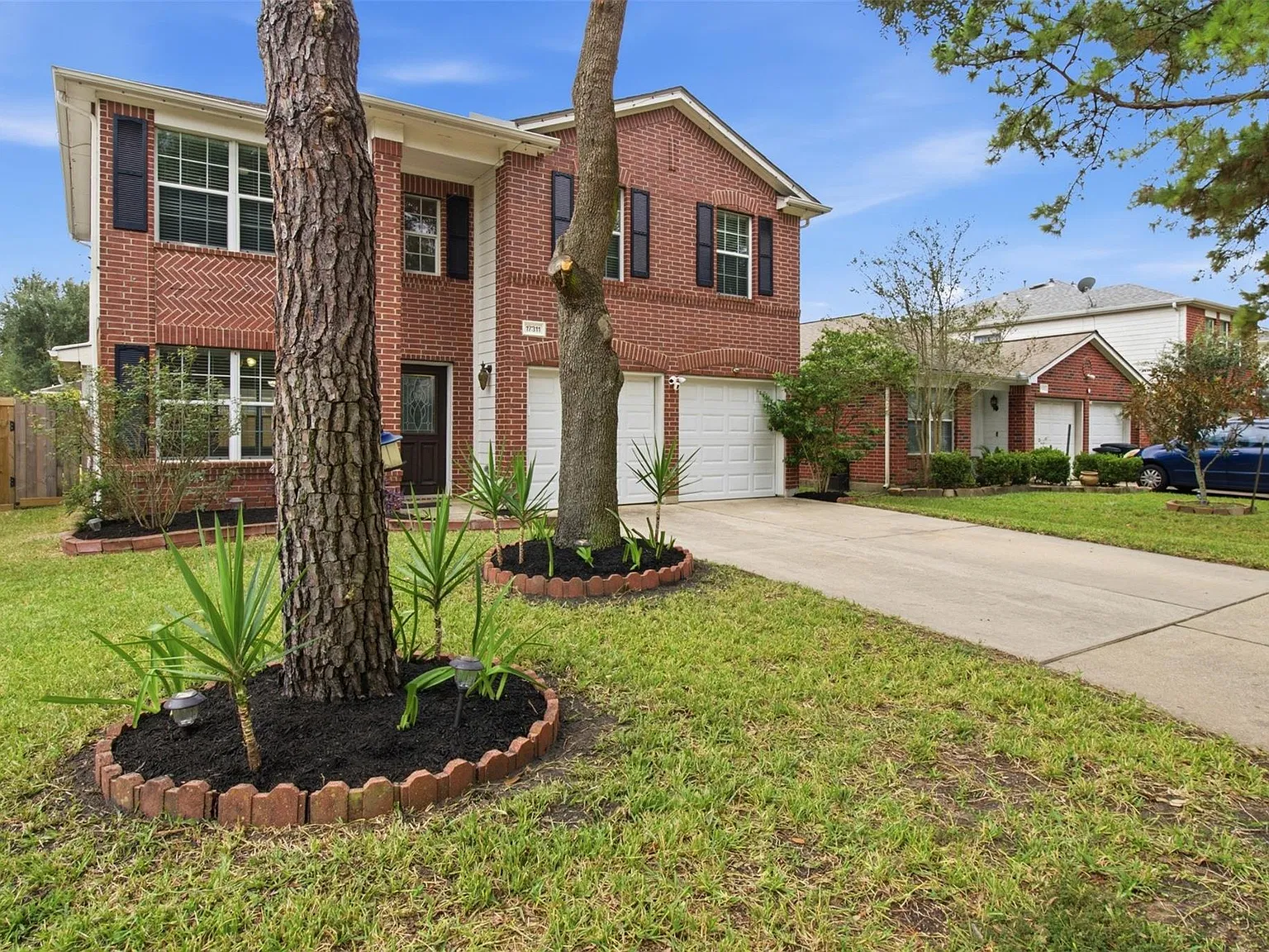 3 bed, 2.5 bath, 1812 sqft, $2,300 — Photo 2