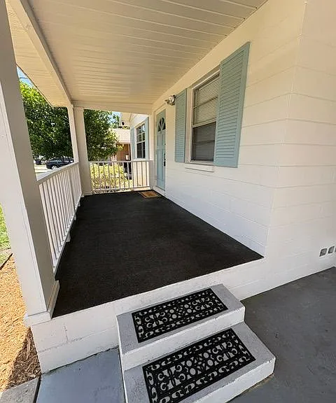 1014 E Okaloosa Ave — Photo 3
