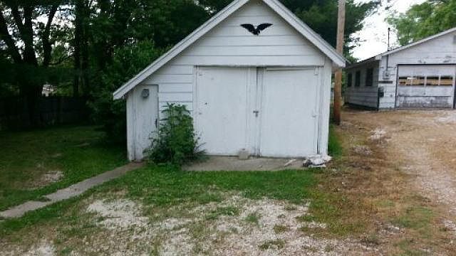 2nd image of 420 S Meridian Rd