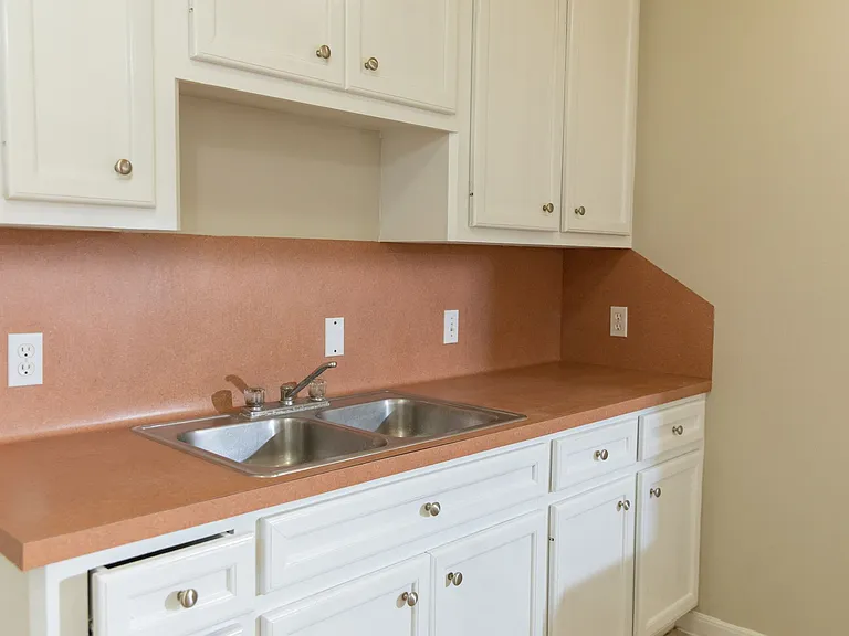 2530 Aldon St — Photo 24