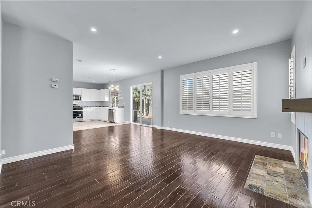 4 bed, 2.5 bath, 1655 sqft, $3,500 — Photo 4