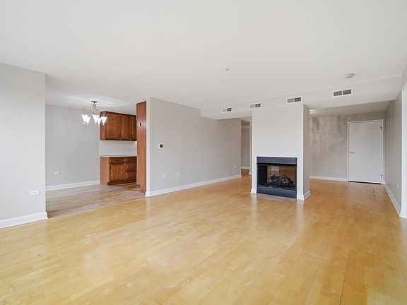 5th image of 1625 Glenview Rd Unit 207