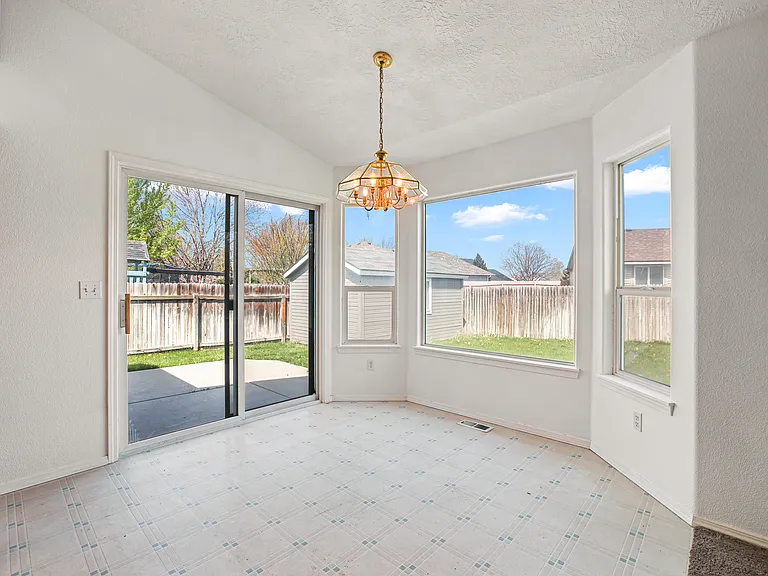 658 N Katie Way — Photo 18