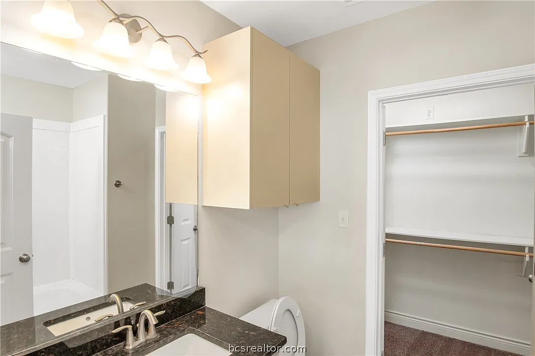 2 bed, 2.5 bath, 1170 sqft, $1,295 — Photo 4