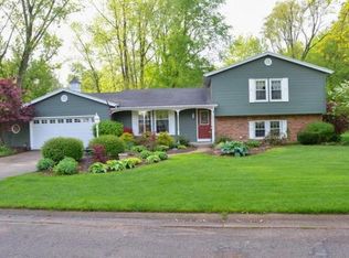 21200 Clover Hill Ct, South Bend, IN 46614