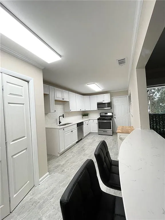 2 bed, 1180 sqft, $1,625 — Photo 3