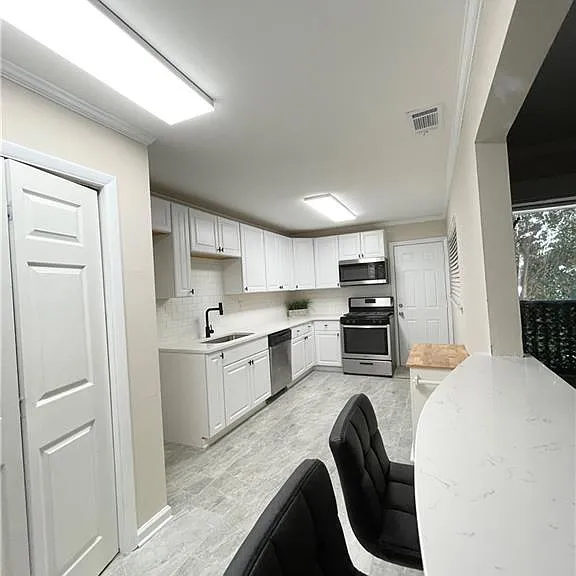 346 Carpenter Dr #A12 — Photo 3